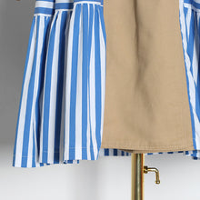 画像をギャラリービューアに読み込む, ブルーストライプ切り替えトレンチコート