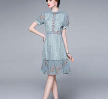 画像をギャラリービューアに読み込む, 【渡邉心結様 ご着用】小花柄レースワンピース