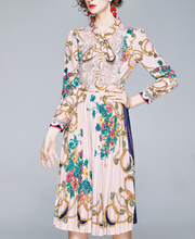 画像をギャラリービューアに読み込む, 【小清水亜美様 ご着用】クロスタイチェーン花柄プリーツワンピース