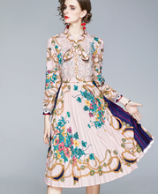 画像をギャラリービューアに読み込む, 【小清水亜美様 ご着用】クロスタイチェーン花柄プリーツワンピース