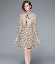 画像をギャラリービューアに読み込む, 【神宿 塩見きら 様ご着用】エクリュレースフリルワンピース