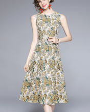 画像をギャラリービューアに読み込む, 【日笠陽子様 ご着用】ノースリーブ花柄Aラインワンピース