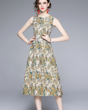 画像をギャラリービューアに読み込む, 【日笠陽子様 ご着用】ノースリーブ花柄Aラインワンピース