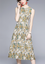 画像をギャラリービューアに読み込む, 【日笠陽子様 ご着用】ノースリーブ花柄Aラインワンピース