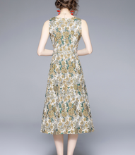 画像をギャラリービューアに読み込む, 【日笠陽子様 ご着用】ノースリーブ花柄Aラインワンピース