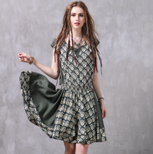 画像をギャラリービューアに読み込む, ダークグリーン切り替えオーナメント柄ワンピース