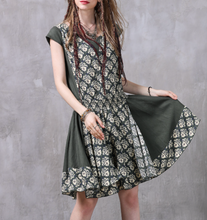 画像をギャラリービューアに読み込む, ダークグリーン切り替えオーナメント柄ワンピース