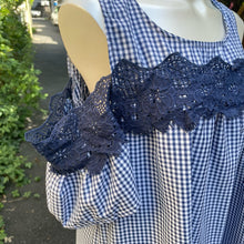 画像をギャラリービューアに読み込む, ネイビー オフショルレース ギンガムチェック ワンピース