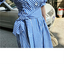 画像をギャラリービューアに読み込む, ブルーストライプ オフショルダー ワンピース