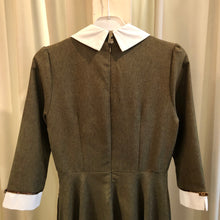 画像をギャラリービューアに読み込む, 【長谷川玲奈 様、小坂井祐莉絵 様 ご着用】オリーブカラー七分袖ワンピース