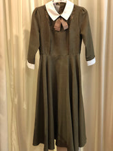 画像をギャラリービューアに読み込む, 【長谷川玲奈 様、小坂井祐莉絵 様 ご着用】オリーブカラー七分袖ワンピース