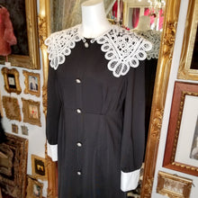 画像をギャラリービューアに読み込む, レース襟付きモノトーンワンピース