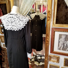 画像をギャラリービューアに読み込む, レース襟付きモノトーンワンピース