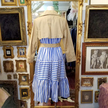画像をギャラリービューアに読み込む, ブルーストライプ切り替えトレンチコート