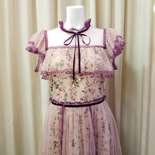 画像をギャラリービューアに読み込む, 【中川翔子様、神宿 羽島みき様 ご着用】ピンクパープル 小花柄 ネックリボン レースワンピース