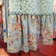 画像をギャラリービューアに読み込む, 【渡邉心結様 ご着用】小花柄レースワンピース