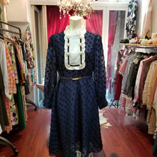 画像をギャラリービューアに読み込む, 残り1点【神宿 羽島めい様ご着用】ベルト付き ネイビードットフリルワンピース