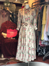 画像をギャラリービューアに読み込む, 【残り1点】ローズ柄 ロングワンピース